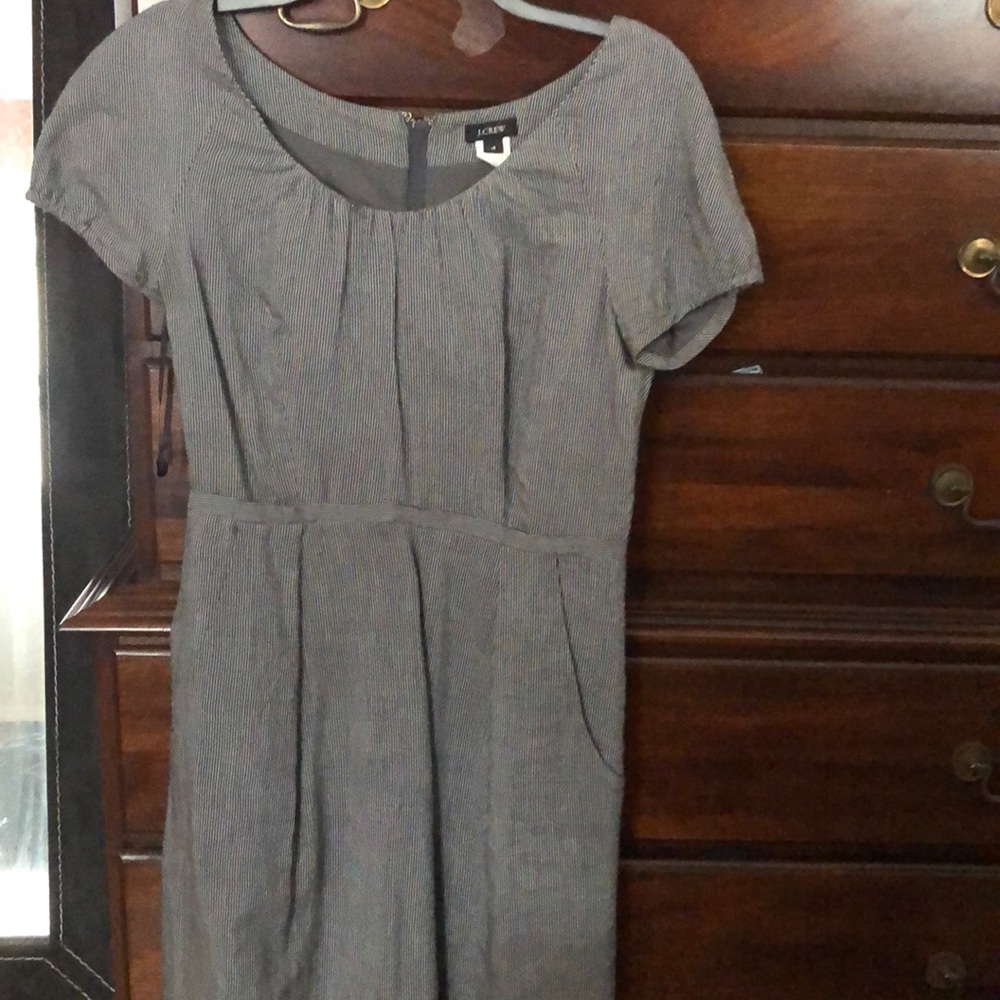 Super cute j crew dress you can wear it anywhere